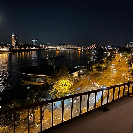 Rheinblick Apartman *